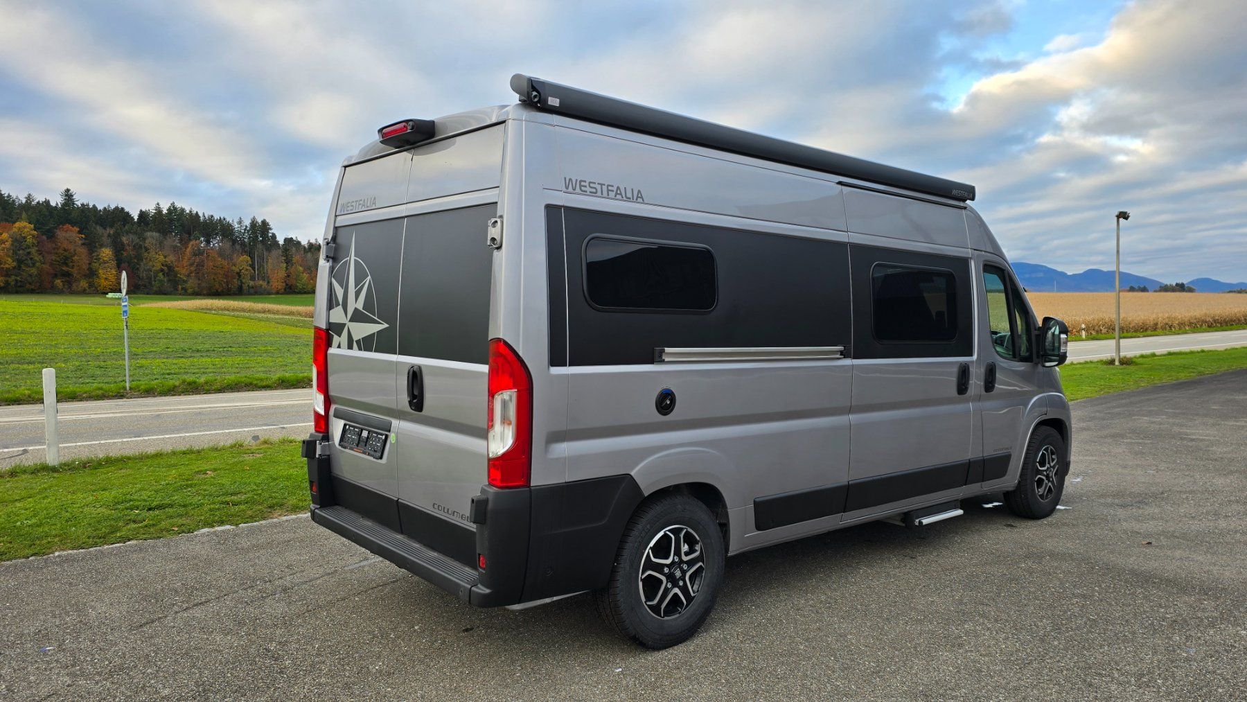 Westfalia Camping Fahrzeuge: Westfalia Columbus 600E, Artense Grau Metallic – Neu und originalverpackt aus Lohn-Ammannsegg von MOBYCAMPERS 1
