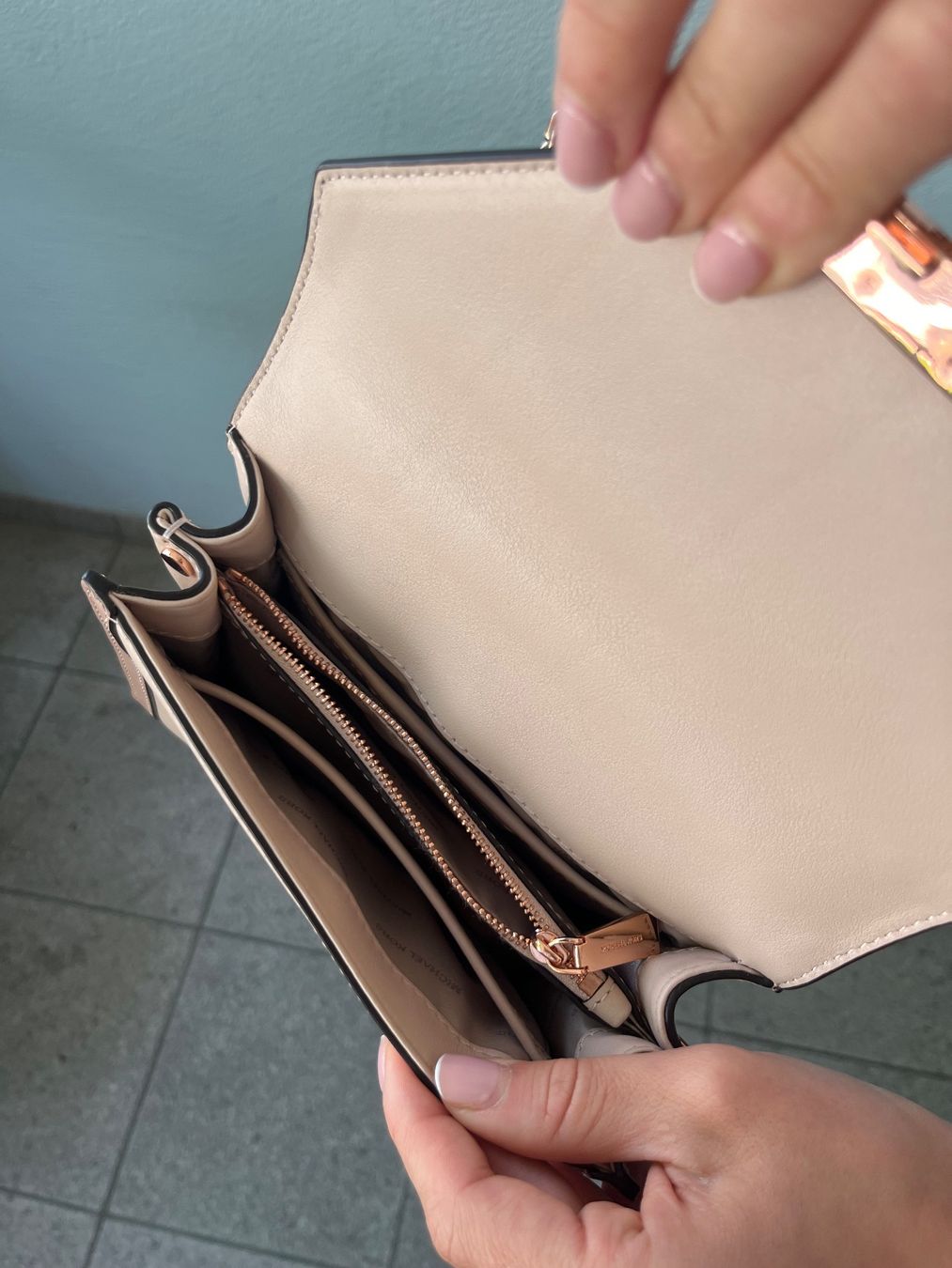 Michael Kors Sacs femmes: Original Michael Kors Handtasche mit Schutzbeutel – Neuf (Voir description) à Zürich par giu_j77x 2