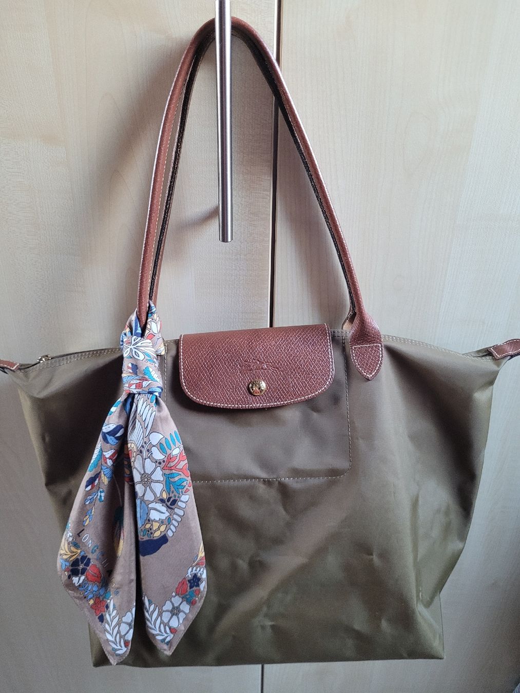 Longchamp Foulard & Sciarpe: Foulard/Seidenschal von Longchamp – Nuovo (secondo la descrizione) da Ebikon venduto da miguuu19 3