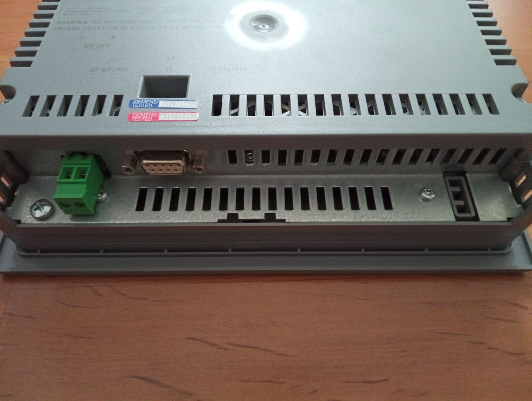 Siemens Componenti elettronici: Siemens SIMATIC HMI KTP600 Basic DP / 6AV6647-0AC11-3AX0 – Usato da Ufhusen venduto da HKSC 3