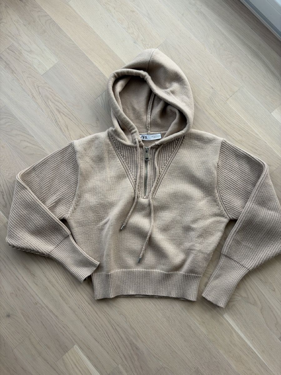Zara Maglioni & Felpe: ZARA Strickpullover mit Kapuze, Beige, Grösse S – Usato da Au ZH venduto da eac_gm25