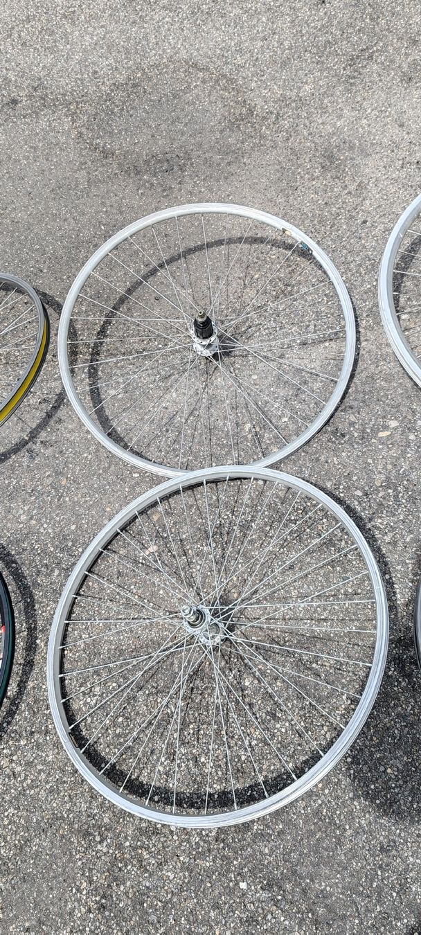Pièces détachées: 11 roues de velo 26" – D'occasion à Biel/Bienne par Mollarddesign 2