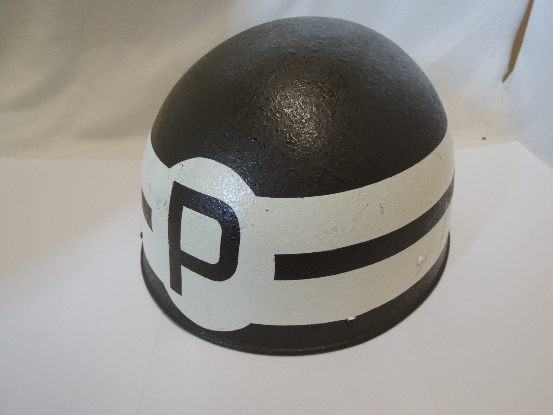 Schweizer Armee Uniformen: Schweizer Militärpolizei-Stahlhelm Grösse einstellbar – Gebraucht aus Uznach von Othmar52