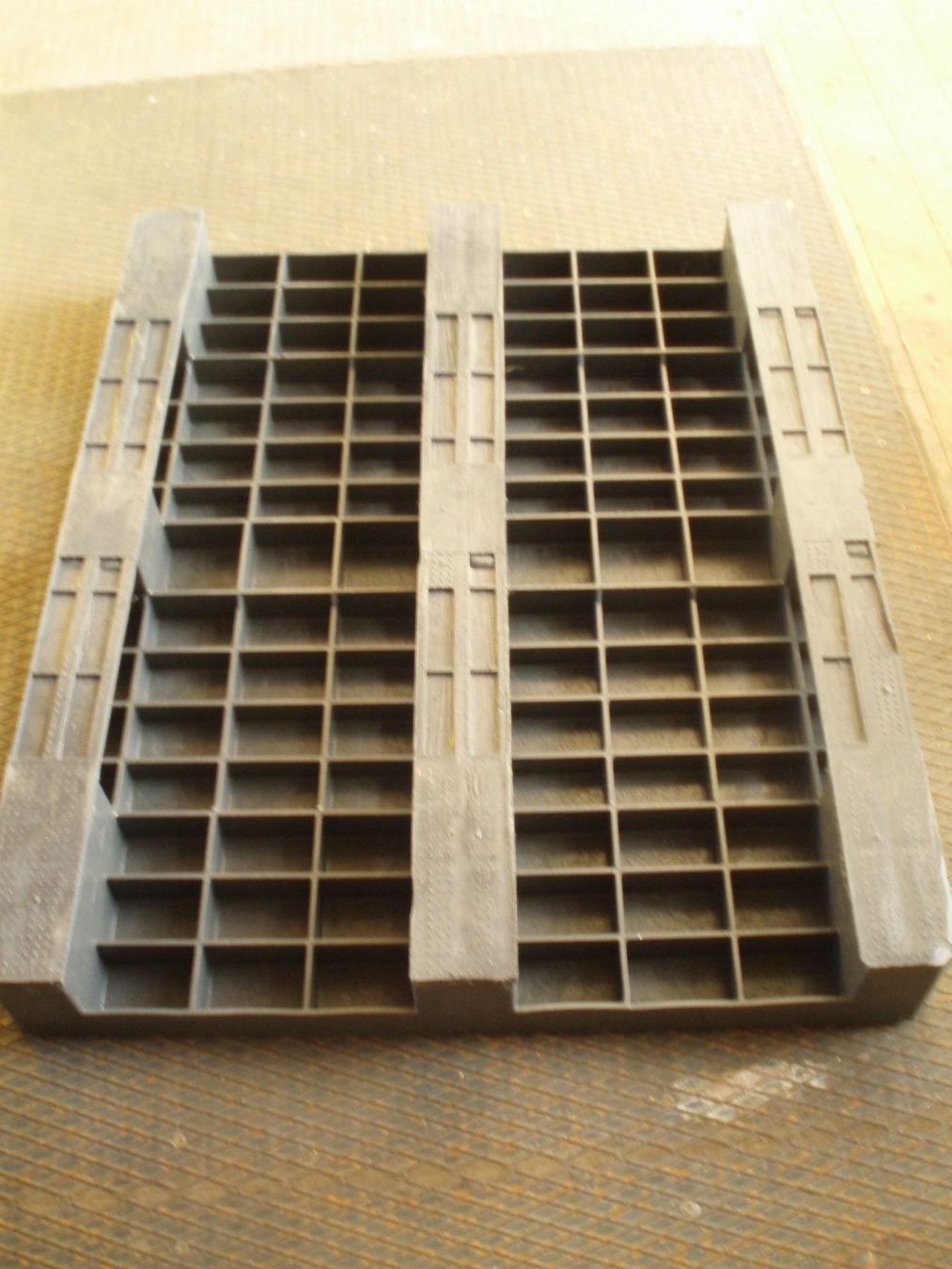 Pallets: Kuststoffpalette – Usato da Gettnau venduto da Cidor 1