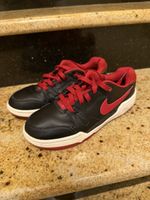 Nike Sneaker schwarz rot Grösse 36.5 guter Zustand