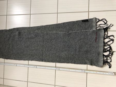 Warmer Herbst-Schal von Armani Jeans, Grau, Top Zustand!