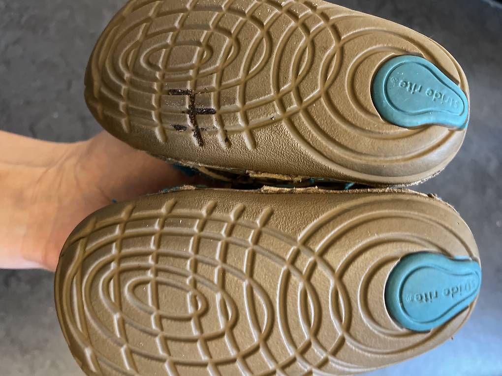 Chaussures garçon: Schuhe Gr. 18/19 – D'occasion à Zürich par kar_qn9r 1