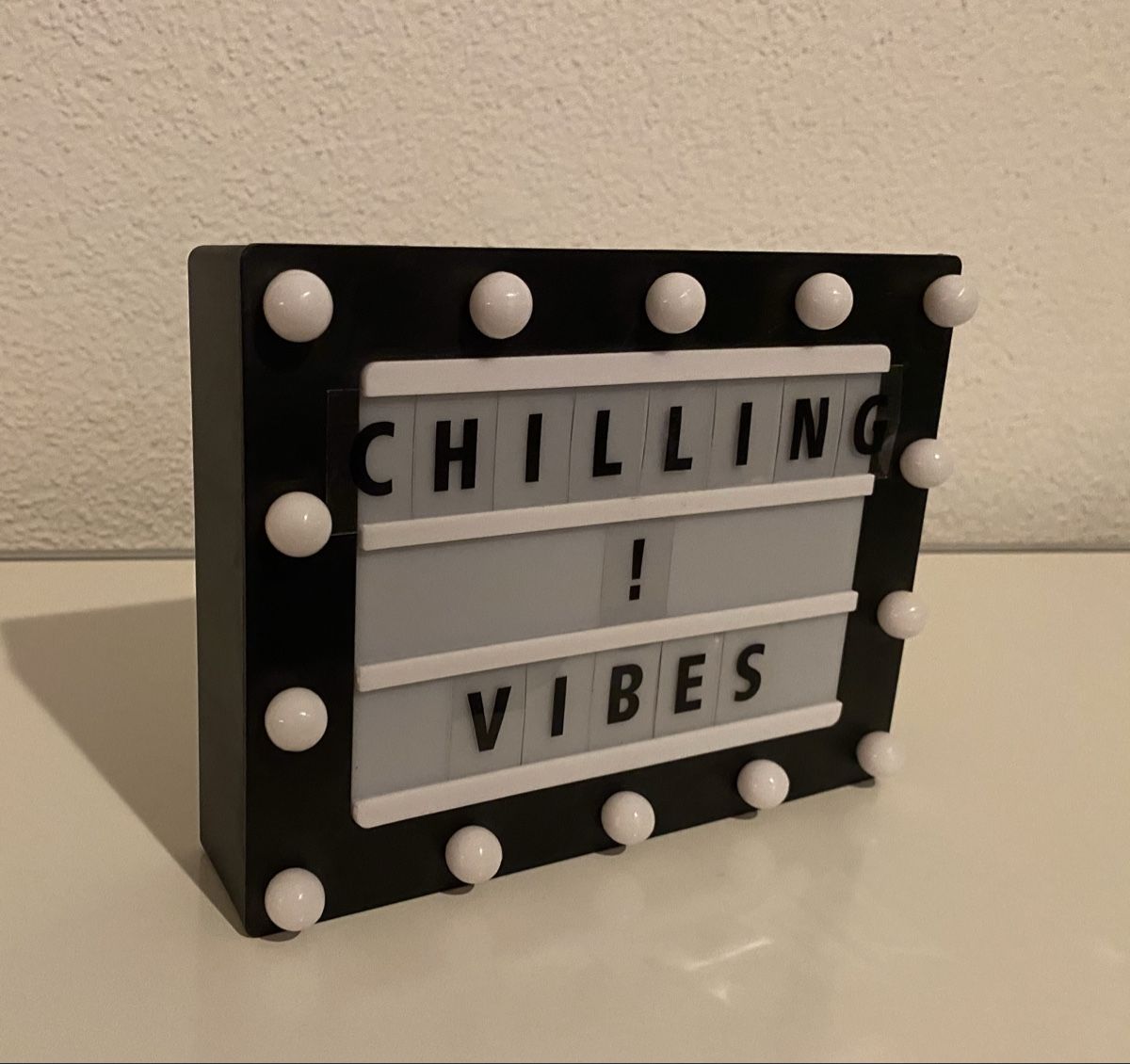 Tutte le decorazioni: Leuchttafel Chilling vibes – Usato da Stallikon venduto da shop100 1