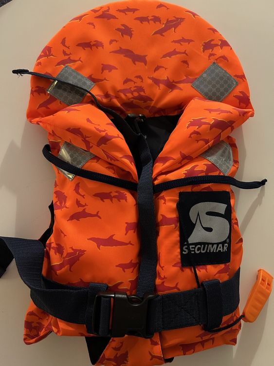 2 Schwimmwesten für Kinder 30kg und 40kg (Gebraucht) in Baden für CHF
