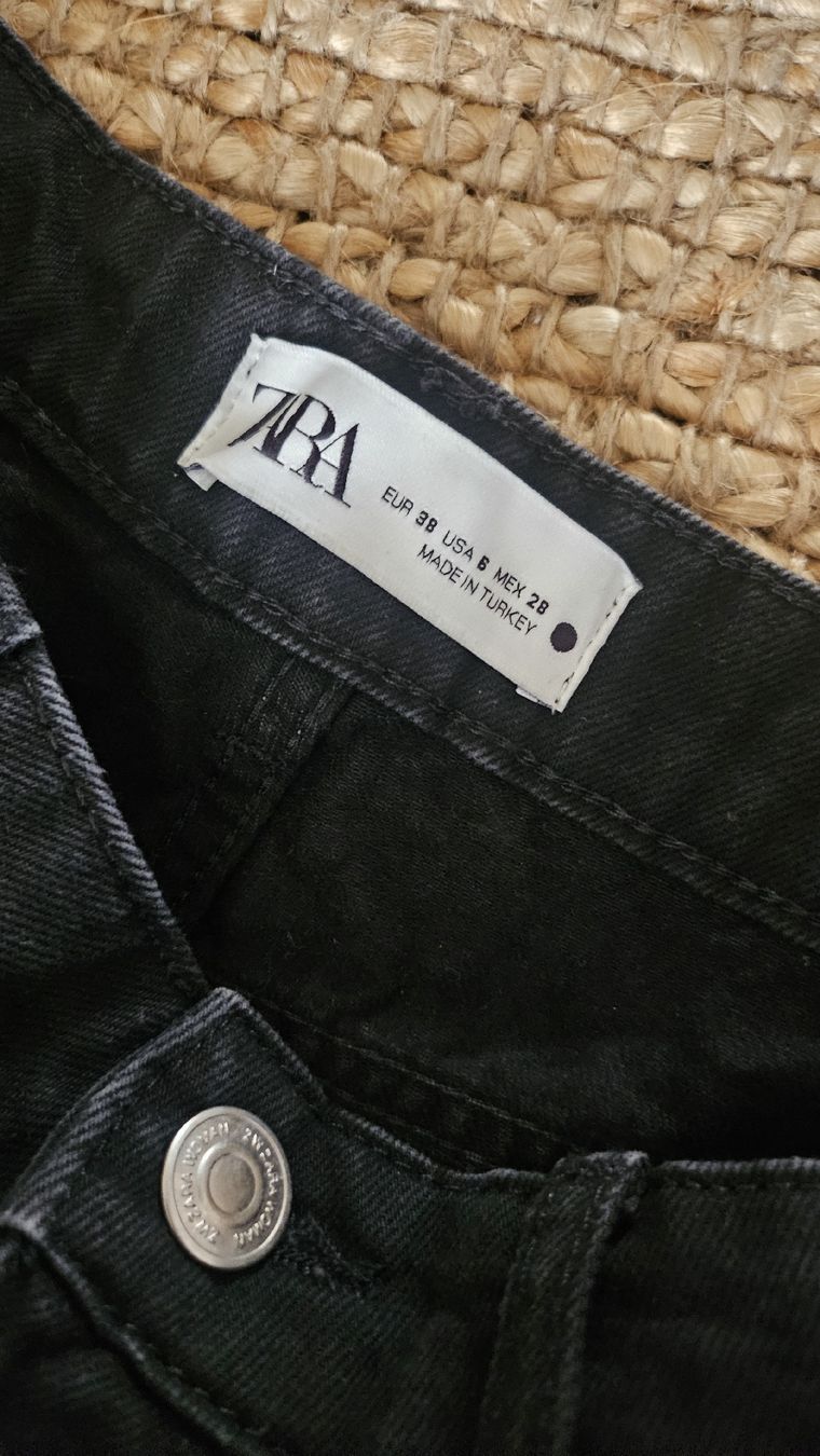 Zara Jeans: Schwarze Zara Jeans mit Strass, Gr. 38, – Usato da Bülach venduto da ane_yn2b 1