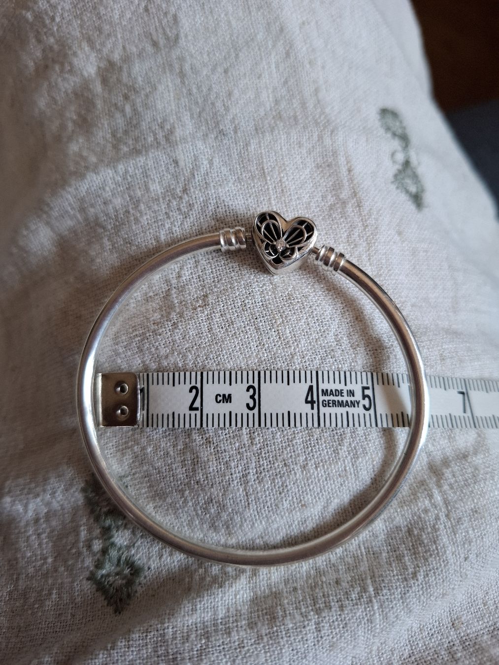 Pandora Bracelets: bracelet pandora rigide – Neuf (Voir description) à Lausanne par Ptite_Dame 3