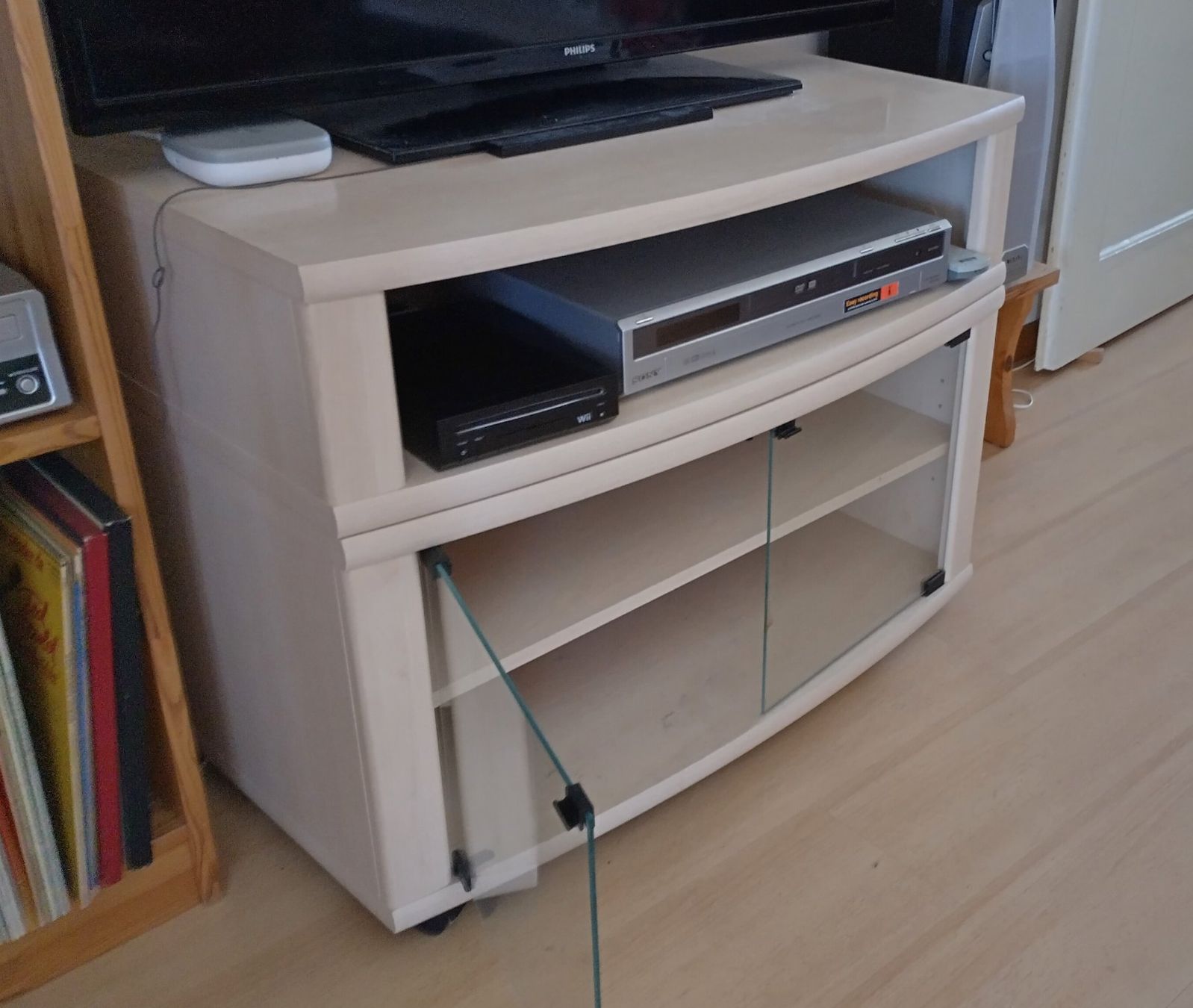 Mobili TV: TV - Möbel auf Rollen – Usato da Biel/Bienne venduto da ErnBee 1