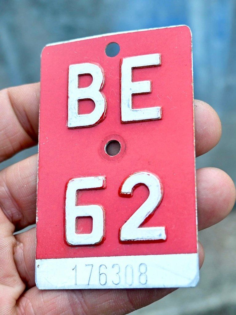 Insegne: Velonummer BE 62 von 1962 - Bern 176308 – Usato da Pfaffhausen venduto da mono_rec 3