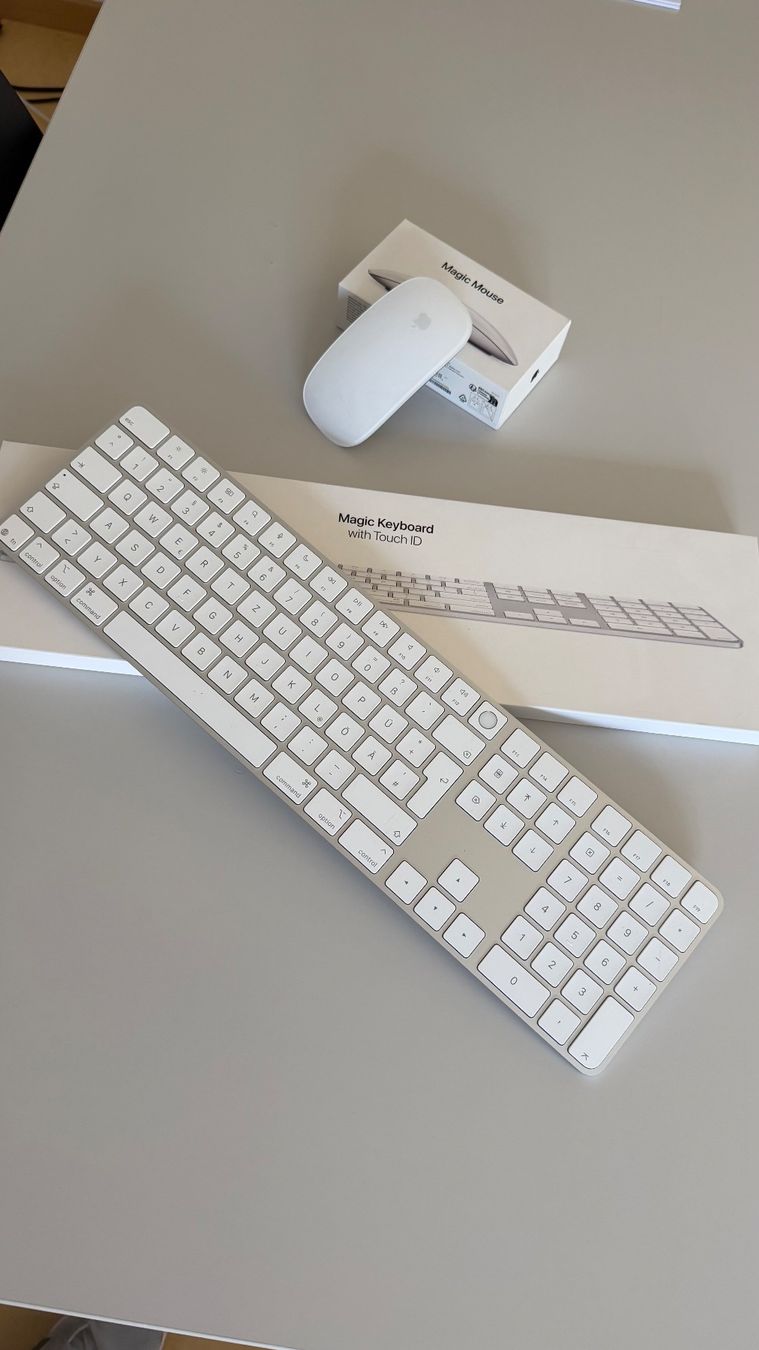 Apple Tastiere: Apple Magic Keyboard mit Touch ID + Magic Mouse inkl. OVP – Usato da Pratval venduto da Janinho_13