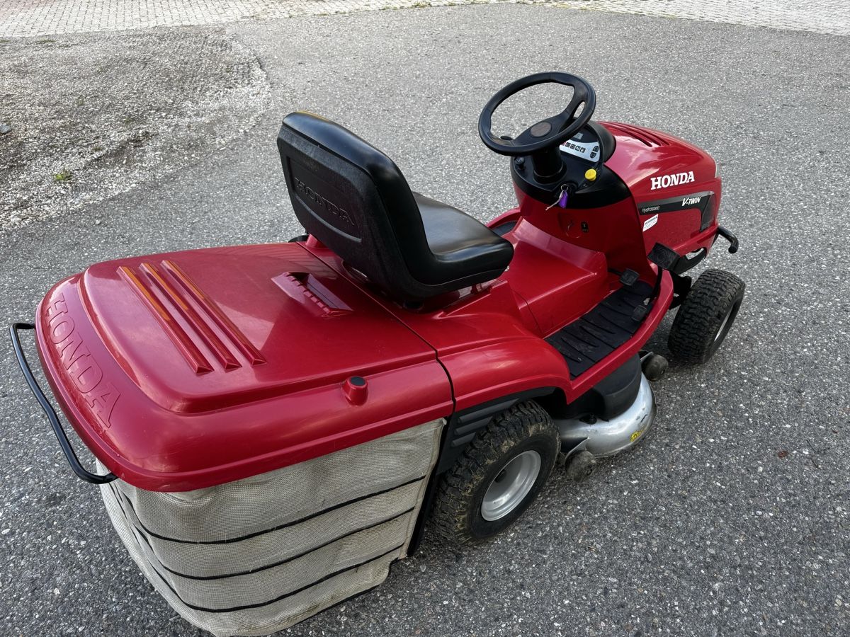 Honda Tagliaerba: Rasentraktor HF2417K2 HTE – Usato da Niederuzwil venduto da Michael1990_ 4