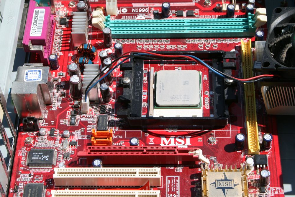 PCGehäuse mit K8 Motherboard & Athlon 64CPU DVDPlayer Kaufen auf