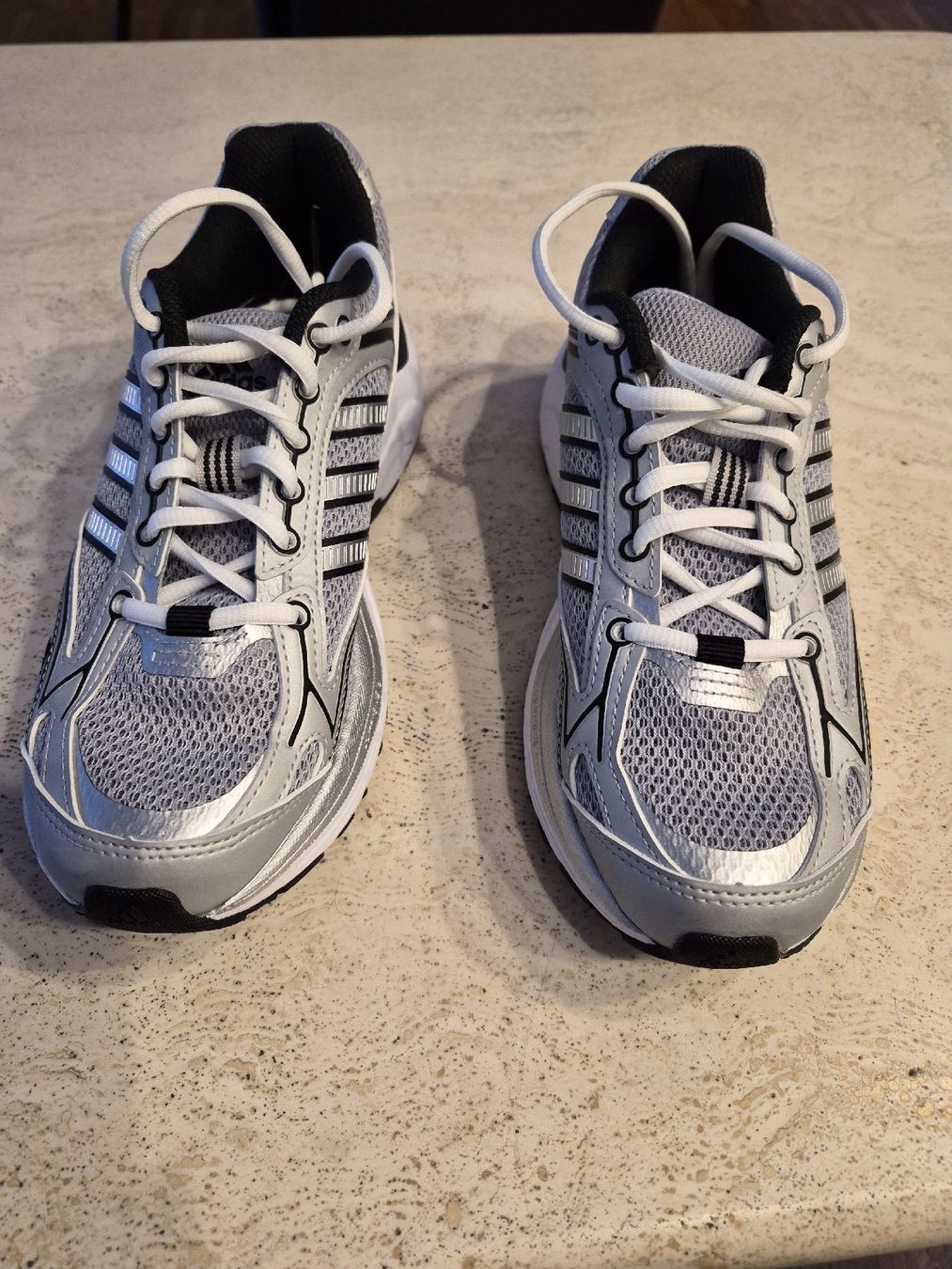 Adidas Scarpe da donna: Neue Sneaker Adidas – Nuovo (secondo la descrizione) da Pfäffikon ZH venduto da xxmopsxx 2