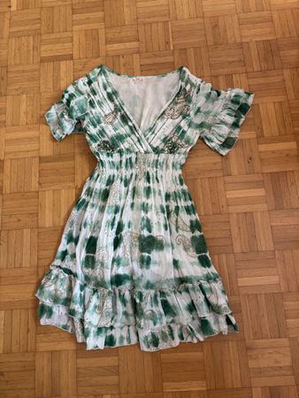 Grünes Sommerkleid