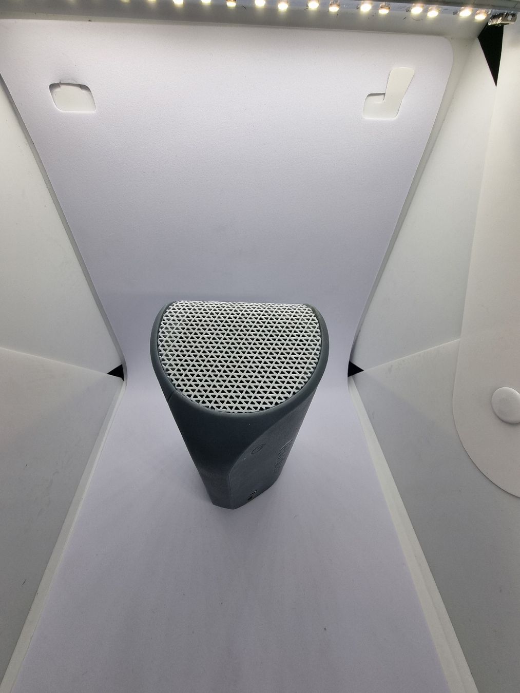 Logitech Casse acustiche: LOGITECH Bluetooth Lautsprecher tragbar grau/weiss – Usato da Basel venduto da Joex02 3