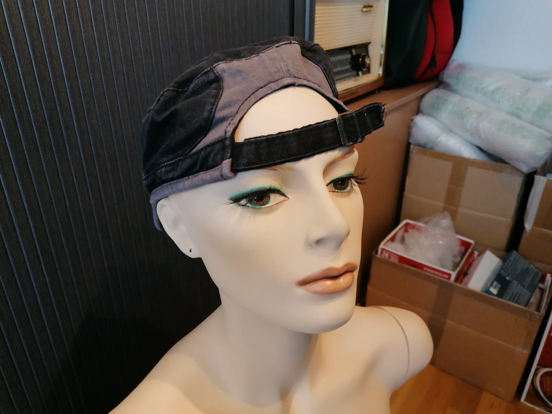 Altro in  Abbigliamento & Accessori: Cap schwarz-grau – Usato da Muri AG venduto da goodmood17 5