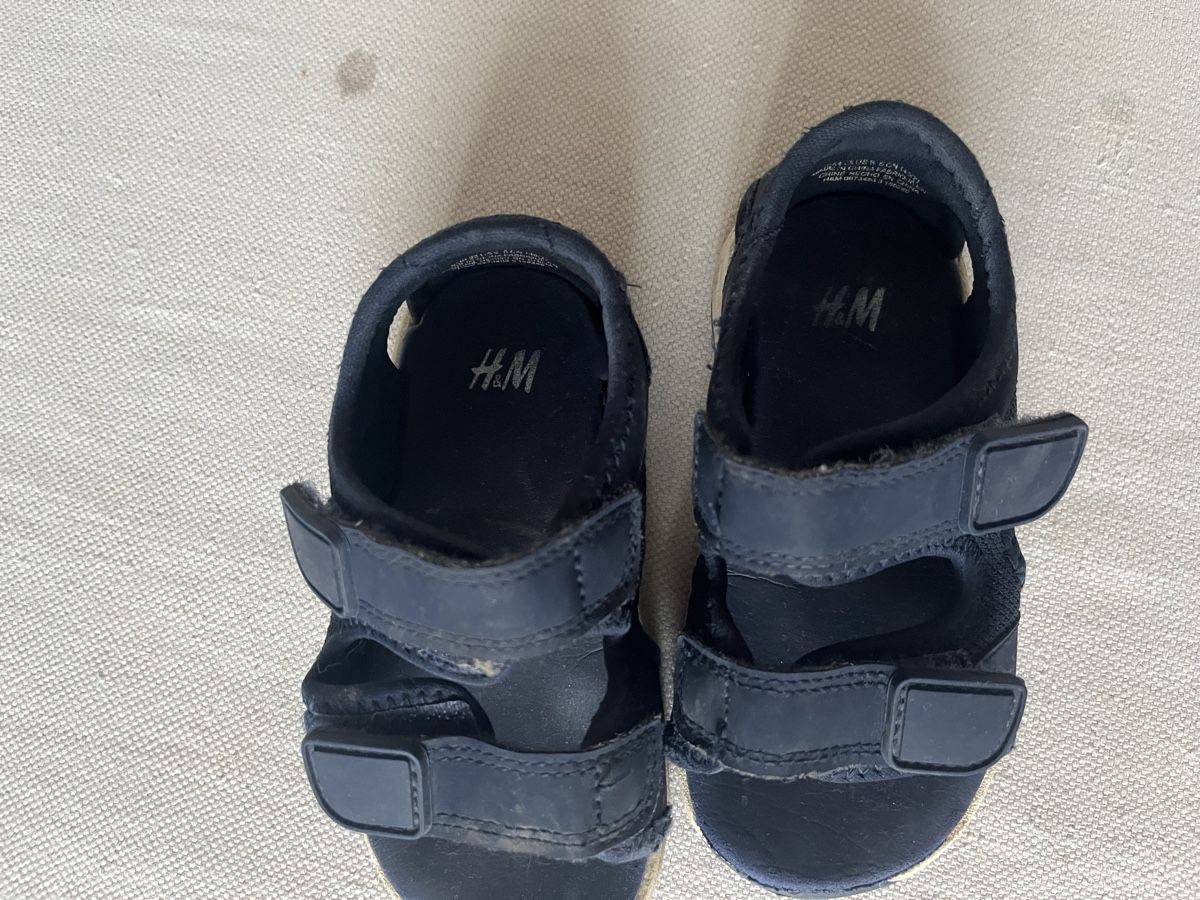 Scarpe per ragazzi: Kinder Sandalen Gr. 23 H&M Dunkelblau – Usato da Zürich venduto da p.kanne 1