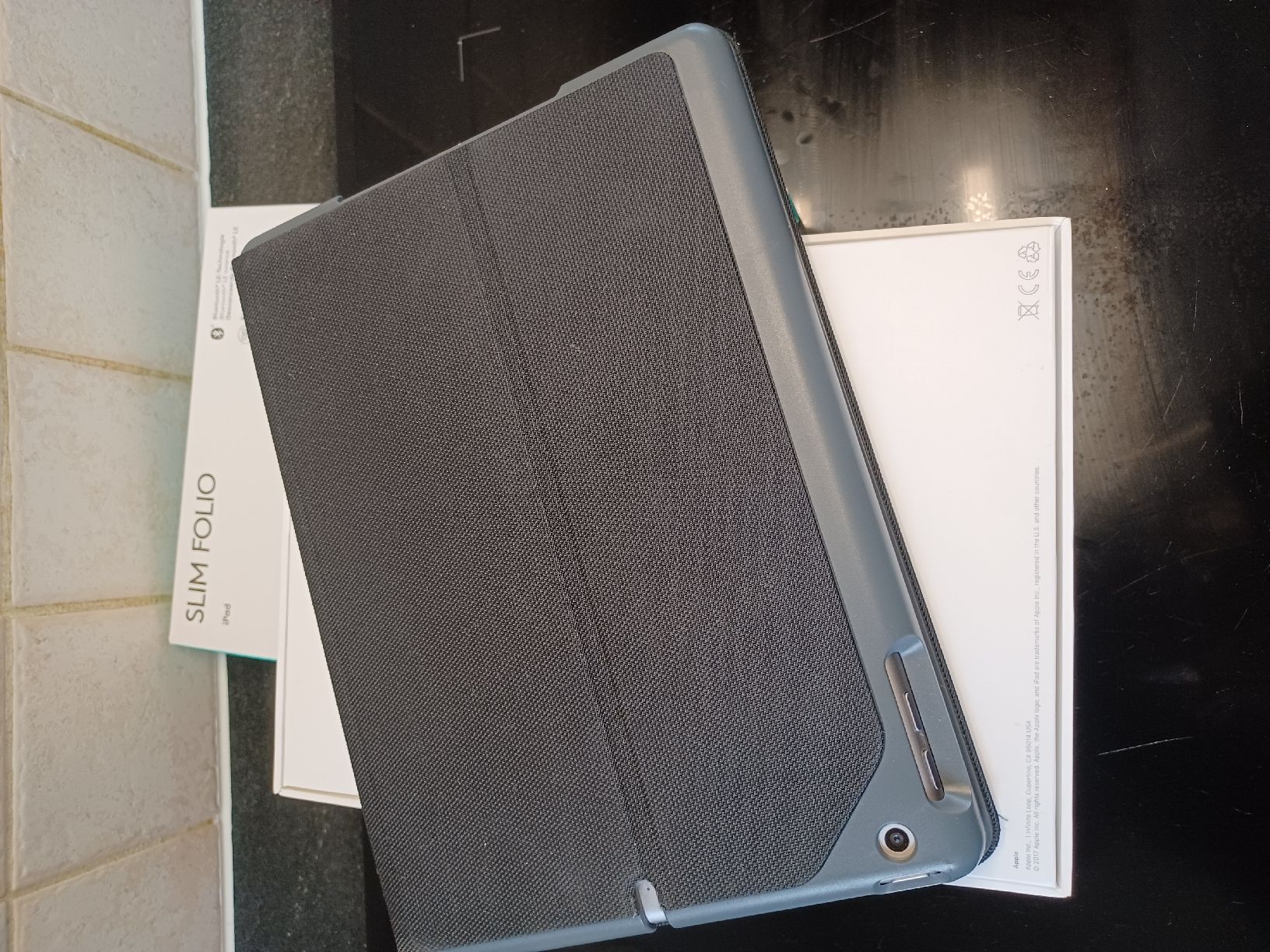 Apple Tablet PC: ipad 5 A1822 avec clavier slim folio logitech – Usato da Servion venduto da josephine22 1