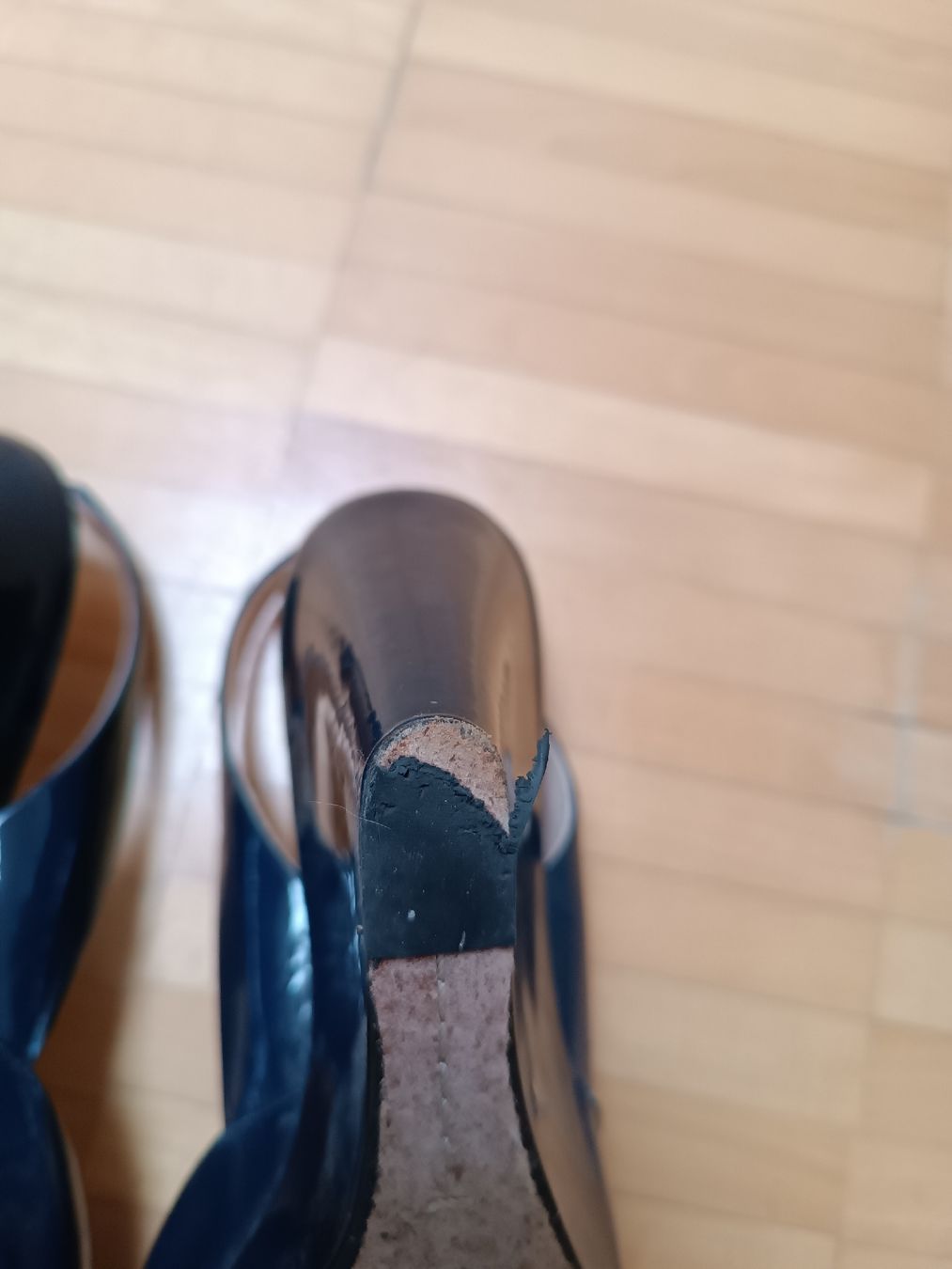 Scarpe da donna: 2 Sandalen im Set – Usato da Basel venduto da mon_7m8h 2