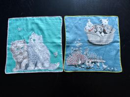 Zwei Taschentücher mit Tiermotiv, Katzen und Hunde/Pfau, ...