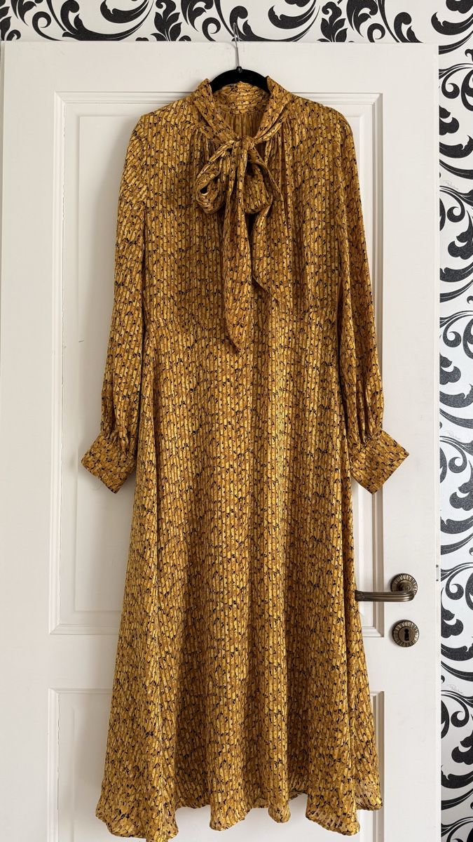 Kleider: Marks & Spencer Mustard Print Maxi Long Dress – Gebraucht aus Corsier-sur-Vevey von Kristina.Nova 1