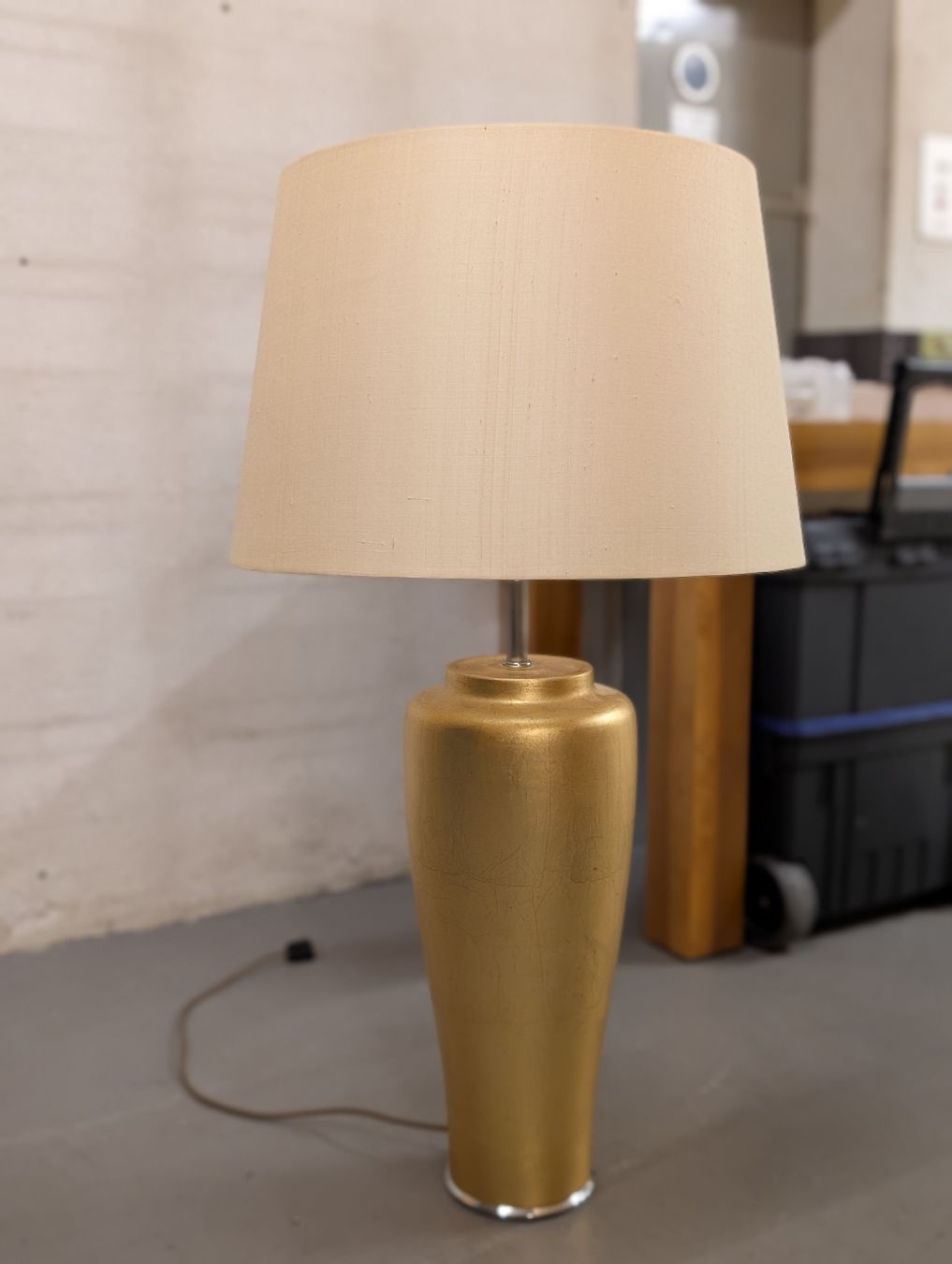 Lampade: Goldige Stehlampe – Usato da Einsiedeln venduto da Tooobias 1
