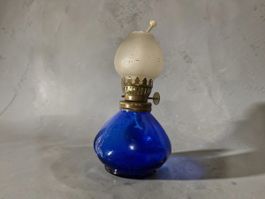 Vintage Mini Petroleumlampe aus blauem Glas