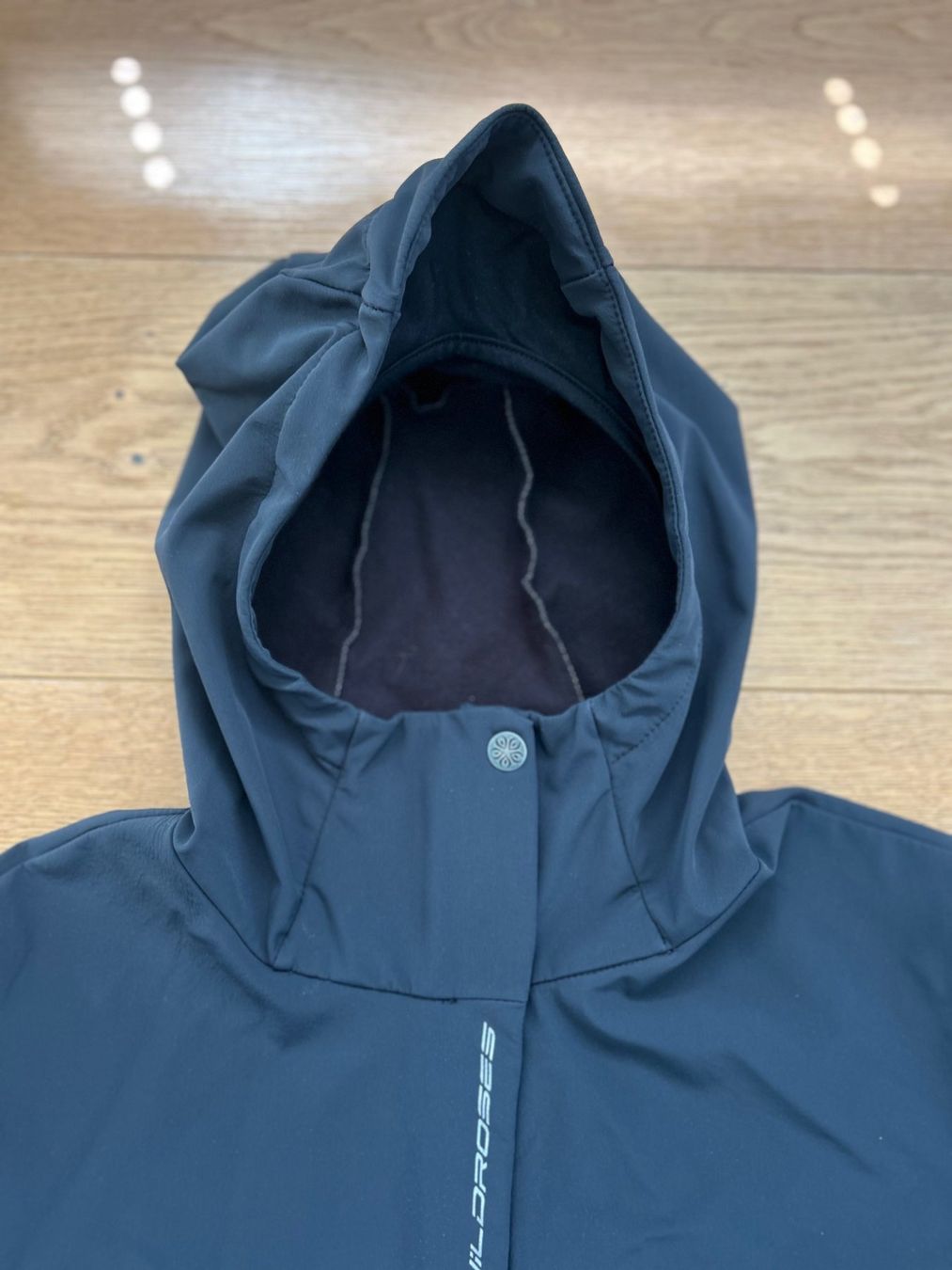 Giacche: Damen Softshelljacke schwarz WILDROSES 42 – Usato da Grub AR venduto da DukeStatham 1