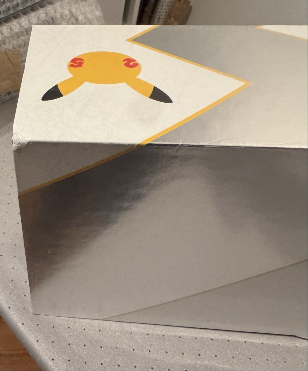 Pokémon Sammelbilder & Trading cards: Pokemon Celebrations Ultra Premium Collection – Neu und originalverpackt aus Bassersdorf von PokeDude 3