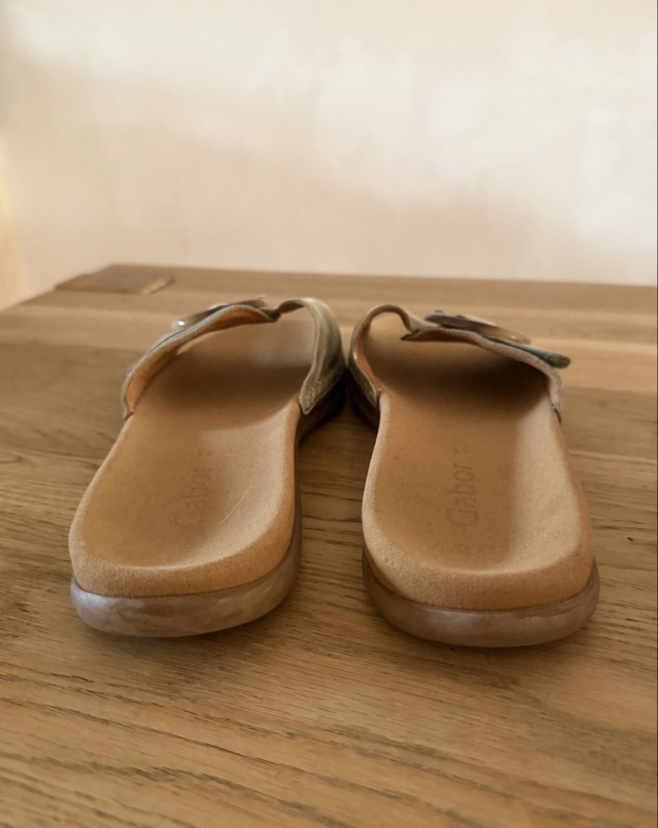 Gabor Chaussures femmes: Gabor Pantolette 41 Olivegrün  – D'occasion à Bonstetten par norisknofun123 2
