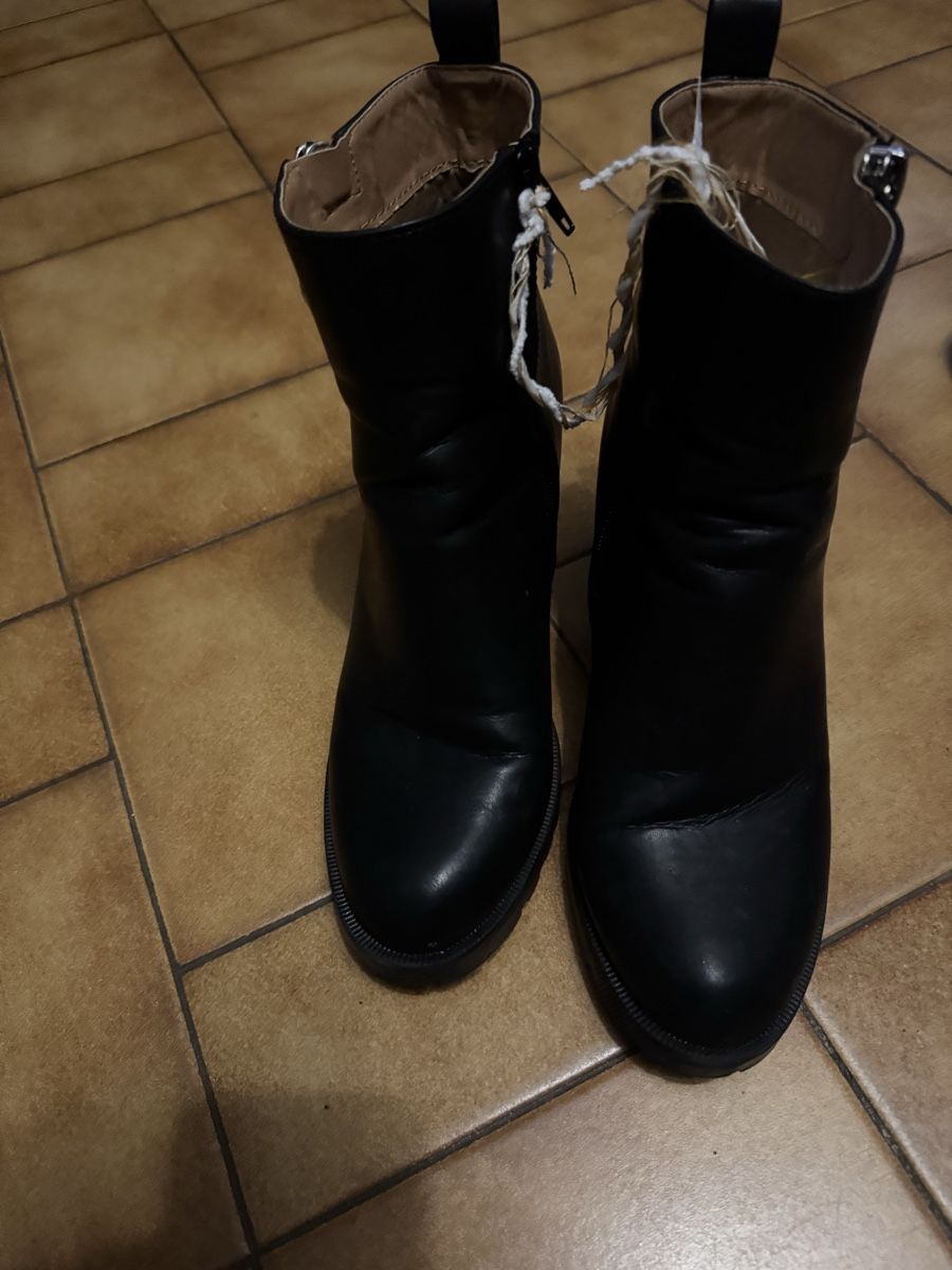 Scarpe da donna: Bottines noires Even&Odd, taille 39 Marina – Usato da Veyrier venduto da kimedovapa