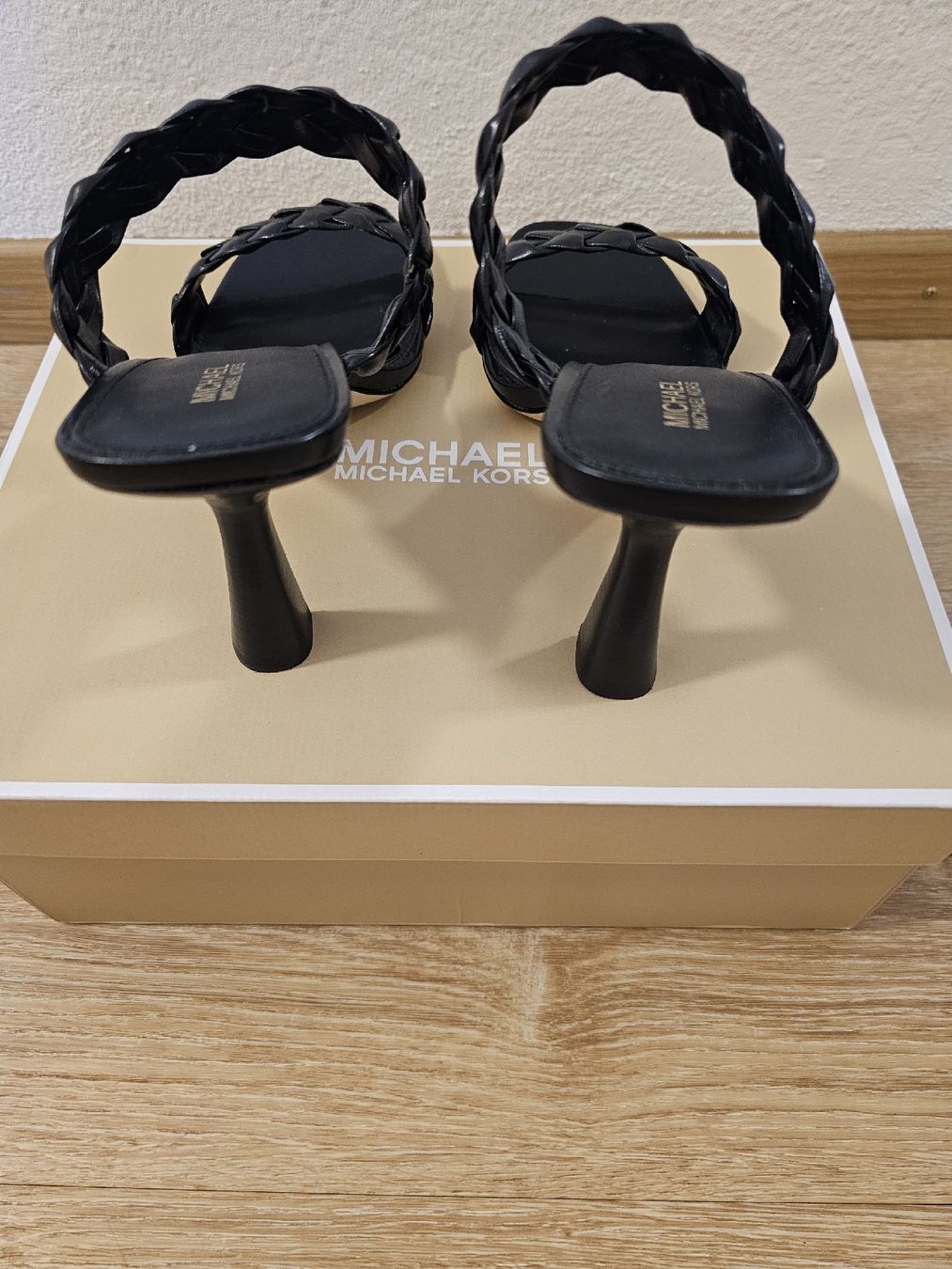 Michael Kors Damenschuhe: Michael Kors Sandale, Echtleder, Schwarz, Gr. 39, Neue – Neu und originalverpackt aus Laufen von Taty007 3