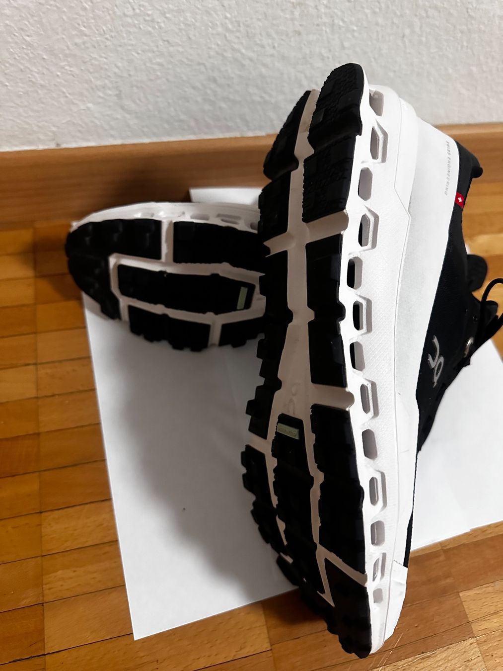 On Damenschuhe: On Cloud Schuhe – Neu (gemäss Beschreibung) aus Zürich von fer_mhr9 3