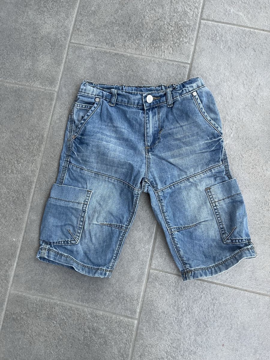 Pantalons: Jeans - Shorts 134 – D'occasion à Wil ZH par Wonderwoman76