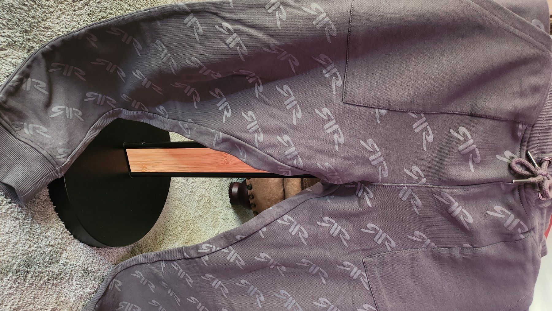 Maglioni & Felpe: Retro Kapuzenpullover mi Training Hose – Usato da Kreuzlingen venduto da Kissriri 5