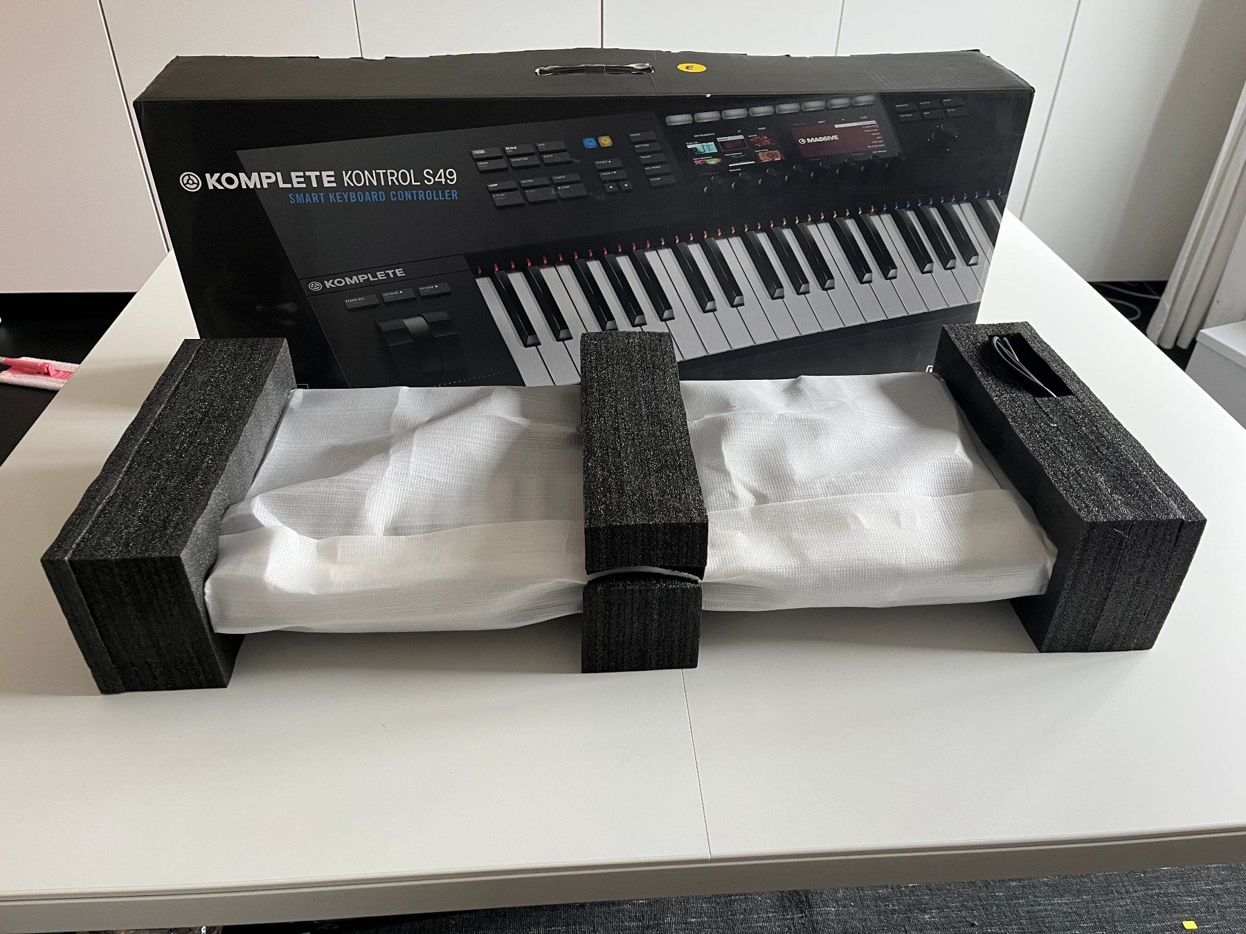 Native Instruments Strumenti musicali: Native Instruments Komplete Kontrol S49 mk2 – MIDI Keyboard – Usato da Zürich venduto da nik_nj6b 1