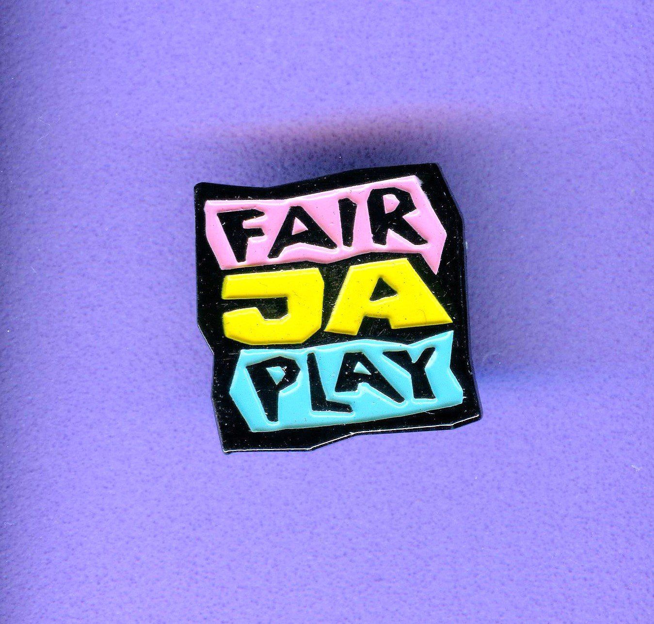 Plaketten & Abzeichen: FAIR JA PLAY – Gebraucht aus Winterthur von Sammleroase
