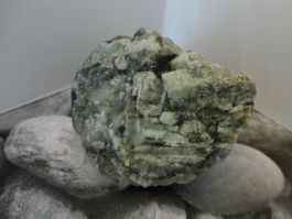 Smaragd  roh Heilstein