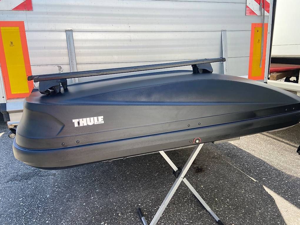 Coffres de toit: XXL Dachbox Thule Touring L mit oder ohne Träger – D'occasion à Leuzigen par Doppelrad