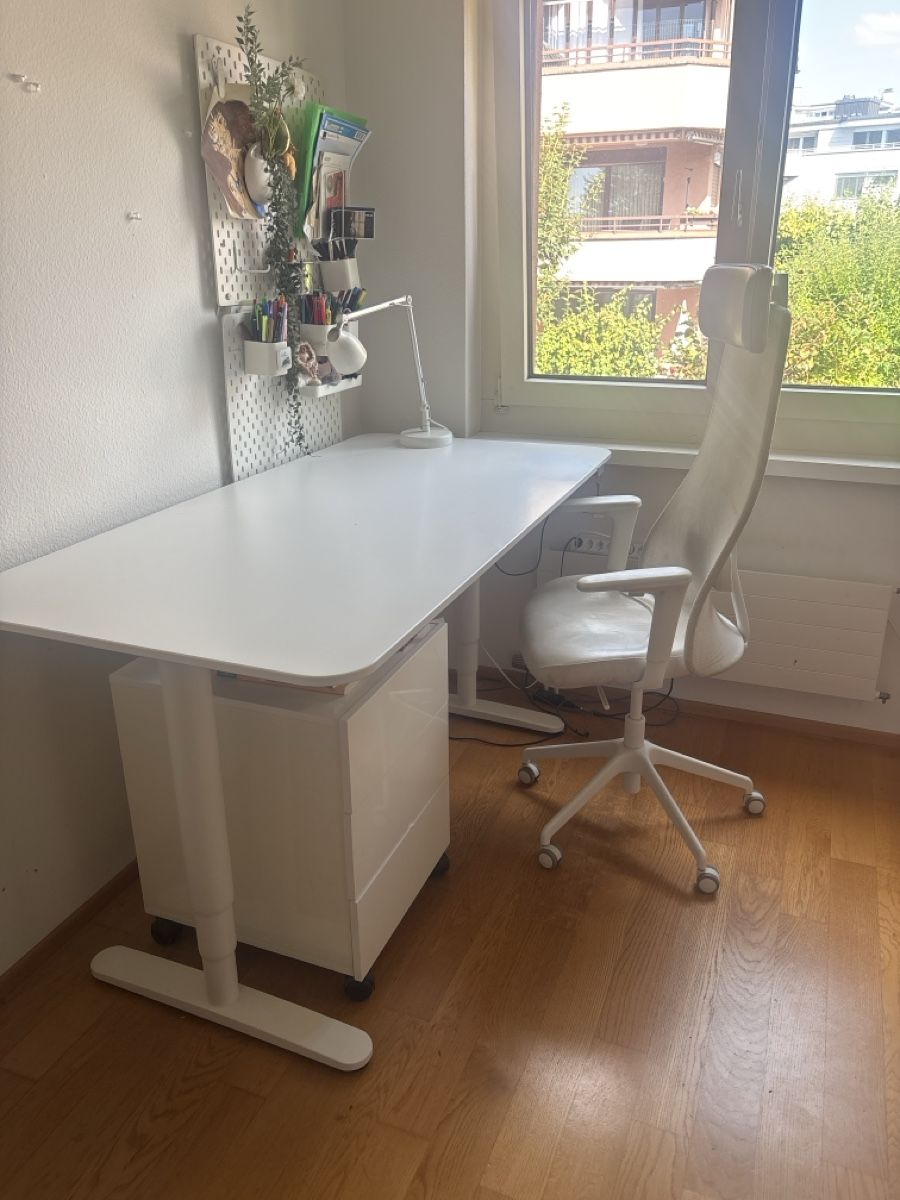 Schreibtische: Standing desk white adjustable  height with drawers – Gebraucht aus steinhausen von pat_nc2x
