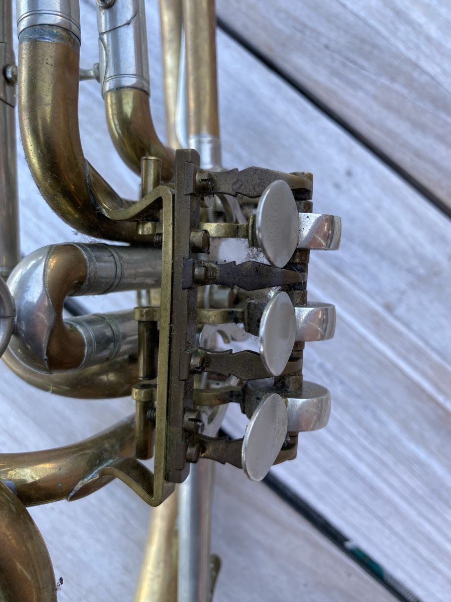Strumenti musicali: Tenorhorn Giger Winterthur – Usato da Glattbrugg venduto da Pischte.Brockenhaus 6