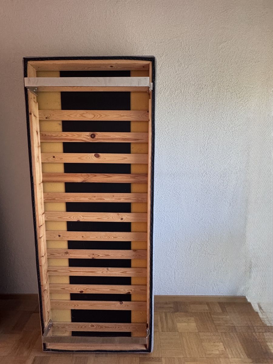 Lits: Bettsofa grau - Top-Zustand mit Lattenrost – D'occasion à Zürich par Pagan007 4