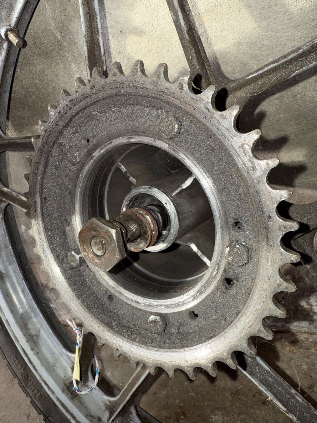 Sachs Mofa-Ersatzteile: Sachs Gussfelgen Hinterrad 17 Zoll – Defekt aus Fahrni b. Thun von berger_tuning34 2