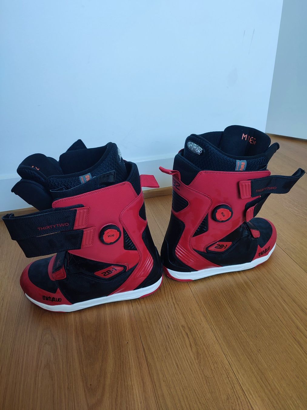 Scarpe da uomo: 32 ZB-1 BOA Snowboard Boots Size 10,5 – Usato da Carouge GE venduto da mer_t68g 1