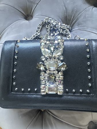 Handtasche schwarz mit Nieten und Kristallen neu von Gedebe