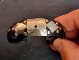 Bracelet manchette du Niger en ébène et laiton repoussé